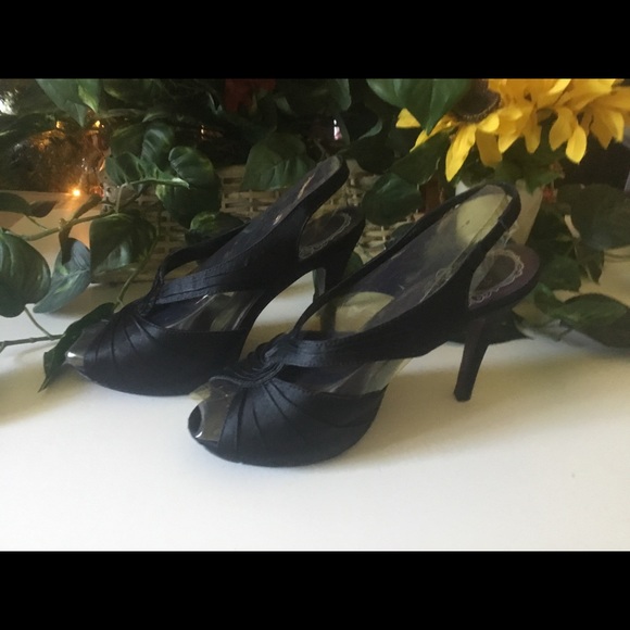 Vigoss Black Satin 5” High Heel Shoes Size 8M - Picture 4 of 8